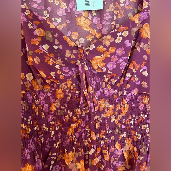 Lush NWT Size Medium Floral Top with Cinched Waist - Picture 2 of 4